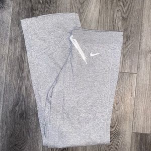 NIKE women sweatpants!!